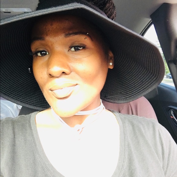 Meet your Posher, Lashawna - Picture 1 of 1